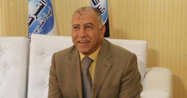  محافظ القاهرة يضع خطة لمواجهة مشاكل "السرفيس" 