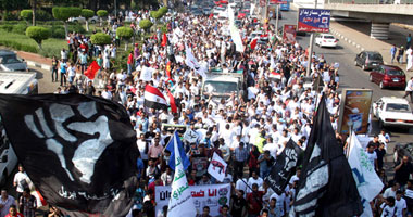 صباحى يغادر مسيرة "مصطفى محمود".. ويلتقى المتظاهرين بالميدان