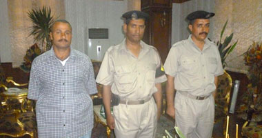 مدير أمن الشرقية يُكرم 3 أفراد شرطة بمركز الزقازيق