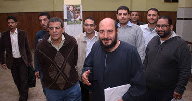 محمود الشاذلى مرشح الوفد ببسيون يتابع تسليم التوكيلات لمندوبيه