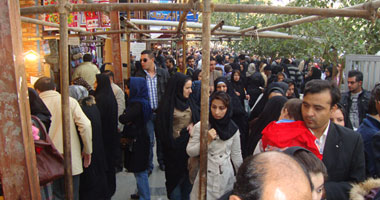 صحيفة إيرانية: الفصل بين الجنسين يؤدى لخفض نسبة الزواج