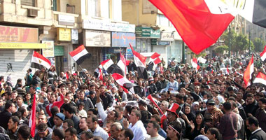 بالفيديو.. المتظاهرون يقبضون على لص بميدان التحرير