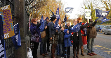 اتحادات عمال بريطانيا تنظم إضراباً عاماً احتجاجاً على سياسة الحكومة 