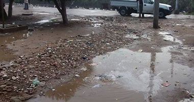 فتح طريق (مرسى علم - برنيس) في الاتجاهين بعد إصلاح نحر الأمطار