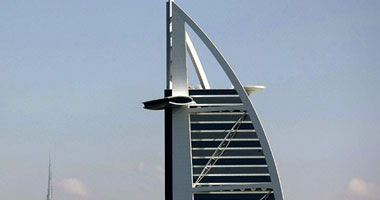 دبى تشهد احتفالات بمناسبة مرور 15 عاما على افتتاح فندق "برج العرب"