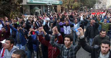 نيويورك تايمز: بقاء مبارك يضمن استمرار الفوضى  
