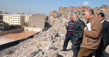 محافظ القاهرة يحرر محاضر بيئة لمحلات مدينة نصر بسبب النظافة 