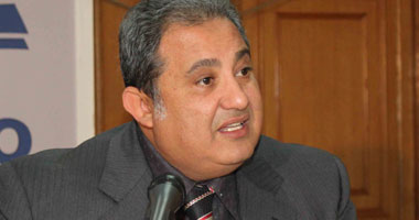 عبد الناصر حسن: بحث فاطمة قنديل مخالف لمحاور ملتقى القاهرة للشعر وأرفض التقييد