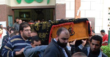 بالصور.. مرشد الإخوان يشارك الزعيم جنازة ابنة صهره