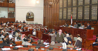 مجلس النواب اليمنى يمنح حكومة بحاح الثقة بالإجماع