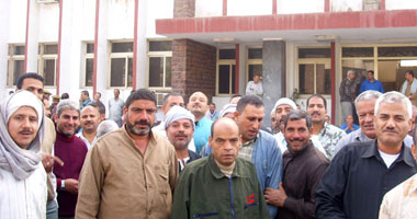 عمال "غزل قويسنا" يهددون بالعودة للاعتصام للمطالبة بإعادة تشغيل المصانع