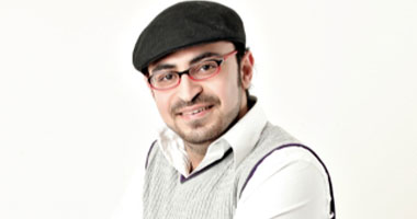 أحمد يونس يحتفل بمرور عام على نجاح "كلام معلمين" على الرديو 9090