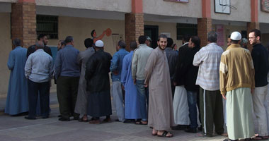 القبض على شخصين أثناء تصويرهما اللجان الانتخابية فى بئر العبد 