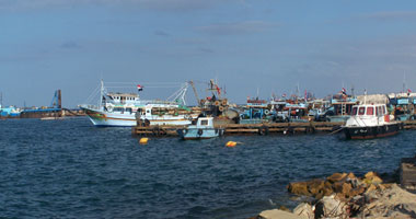 السلطات السودانية تحتجز 3 مراكب صيد مصرية على متنها 105 صيادين
