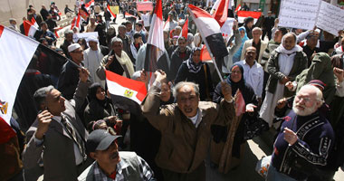 ميادين مصر تستقبل مليونية "الثورة" وتوافد المتظاهرين على التحرير