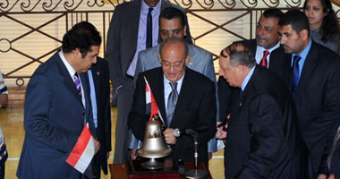 وزير القوى العاملة يفتتح جلسة البورصة 