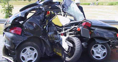 إصابة عارضة الأزياء الأسترالية ميراندا كير فى حادث سيارة فى لوس أنجلوس