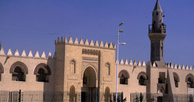 شلل مرورى بمحيط مسجد عمرو بن العاص لأداء صلاة العيد