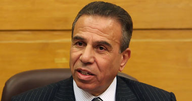 محافظ القاهرة يعزل رئيس حى عين شمس ويحيله للنيابة الإدارية