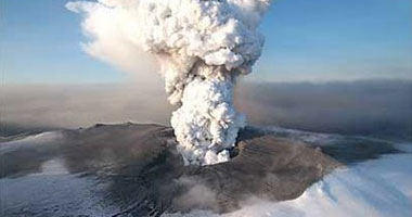 تصاعد الثورة البركانية لجبل بارو جارى الأندونيسى 