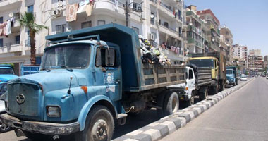 تعليمات لرؤساء أحياء جنوب القاهرة بتغطية سيارات القمامة بالشوارع