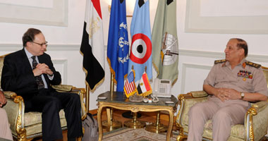 الفريق سامى عنان يلتقى مساعد وزير الدفاع الأمريكى