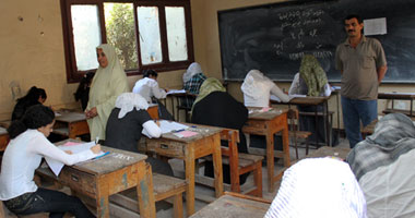 الثانوية السودانية من حلم كليات القمة لـ"أزمة دبلوماسية".. إعلانات عبّر "فيس بوك" تغرى الطلاب للابتعاد عن هاجس الثانوية المصرية.. أغلب المكاتب فى كفر الشيخ.. وطالب: "السماسرة بياخدوا 20 ألف جنيه"