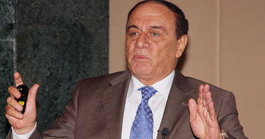 محافظ الأقصر: الرئيس مبارك مهتم بأعمال التطوير بأرمنت وإسنا