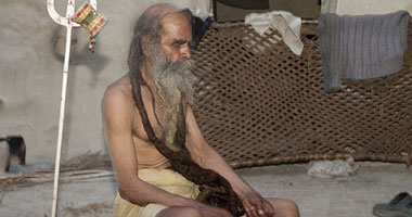 بالصور.. هندى صاحب أطول لحية لم يستحم لمدة 37 عامًا 