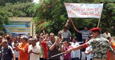 اعتصام عمال شركة مصر - آيران بالسويس لليوم الثانى