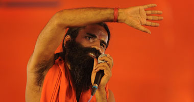 أشهر معلم يوجا فى الهند يضرب عن الطعام 