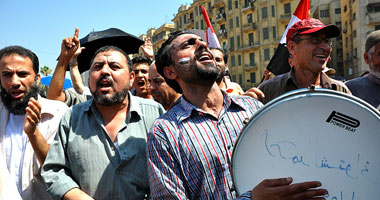 بالفيديو.. الآلاف يتظاهرون بالتحرير لرفض الإعلان الدستورى المكمل