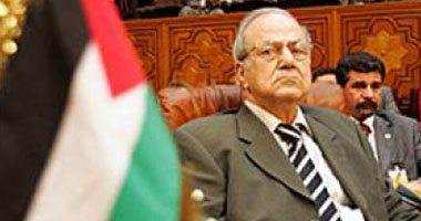 سعيد الشحات يكتب.. اتهام قدومى لعباس باغتيال عرفات ينهى جيل رواد منظمة التحرير الفلسطينية 