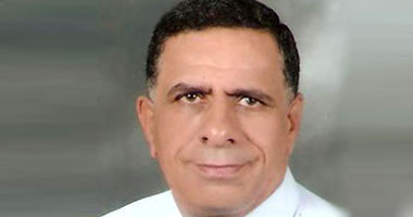 وزير قطاع الأعمال العام يناقش مستقبل القطاع و"الخصخصة" مع اتحاد عمال مصر 