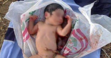 العثور على جثة طفلة حديثة الولادة داخل كيس بلاستيك بجوار مقابر بالدقهلية