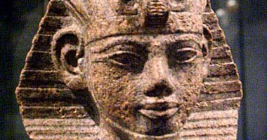 الأقصر تحتفل بإعادة تنصيب تمثالى الملك أمنحتب الثالث