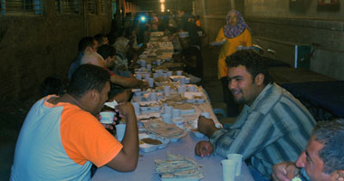 بالصور .. أول مائدة سحور رمضانية فى جمعية رسالة 