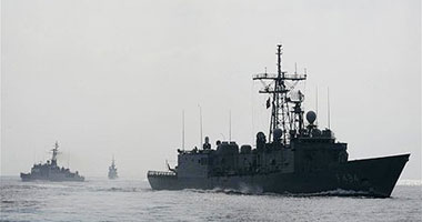 السفينتان الحربيتان الإسرائيليتان بدأتا التحرك نحو الحدود البحرية المصرية