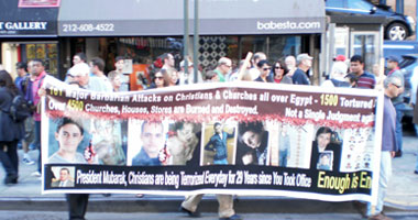 بالصور.. نيويورك منقسمة حيال المسلمين.. مظاهرات فى شوارع المدينة مؤيدة للإسلام .. وآخرون يرون فى مسجد جراوند زيرو إهانة لضحايا 11 سبتمبر