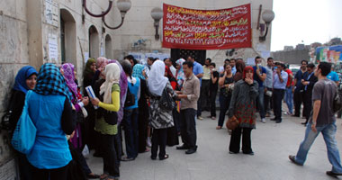 بالصور.. منع الطلاب اليوم من دخول جامعة القاهرة