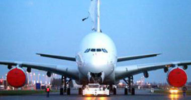 التحقيق فى انحراف طائرة عمانية عن مسارها أثناء هبوطها بمطار شارل ديجول