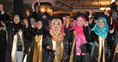  بالصور ..."وثائق ومكتبات" بآداب القاهرة تحتفل بتخرج دفعة 2010 