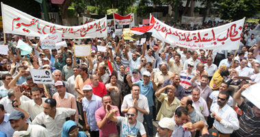 برلمان الشباب: فتش عن الدروس الخصوصية فى أزمة اعتصام المعلمين