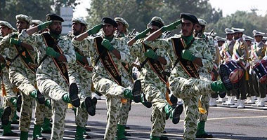 إيران تستعرض صواريخ باليستية فى أضخم عرض عسكرى 