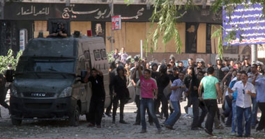 متظاهرو السفارة يتراجعون لـ"التحرير" أمام احتدام الاشتباكات