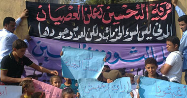 أهالى قرية "التحسين" المنفصلة يؤجلون إخلاء قريتهم لحين عودة "مرسى"