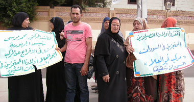 وقفة احتجاجية لأهالى الصيادين المحتجزين فى السودان أمام "الاتحادية"