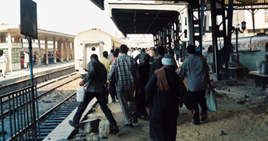 عودة حركة قطارات كفر الشيخ إلى طبيعتها بعد نقل الجرار المتعطل