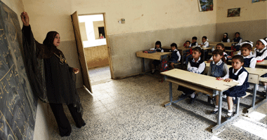 بالصوت.. مستثمر كويتى بأكتوبر يفصل 28 معلماً مصرياً طالبوا بزيادة رواتبهم 