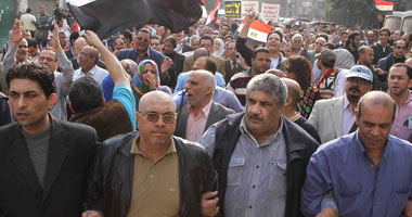 مسيرة الصحفيين تصل التحرير.. والميدان يمتلئ بالمتظاهرين